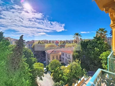 /international/fr/nice-provence-alpes-cote-d-azur-310108466057/