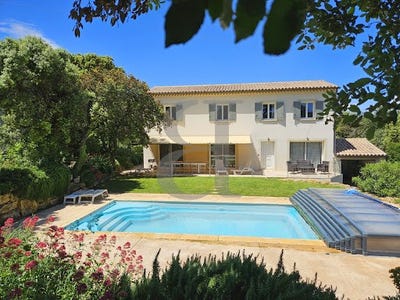 /international/fr/sainte-cecile-les-vignes-provence-alpes-cote-d-azur-310099218976/