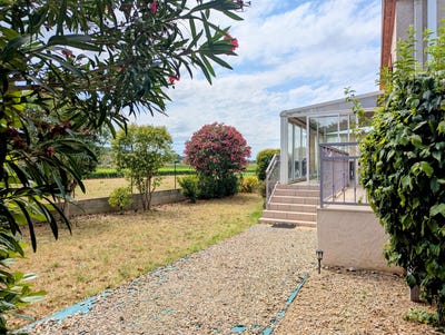 /international/fr/nevian-languedoc-roussillon-310100648385/?lang=en