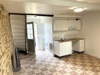 /international/fr/laval-pays-de-la-loire-310106996280/