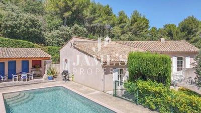 /international/fr/noves-provence-alpes-cote-d-azur-310100611179/?lang=pt