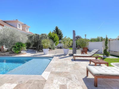 /international/fr/genas-rhone-310107623224/