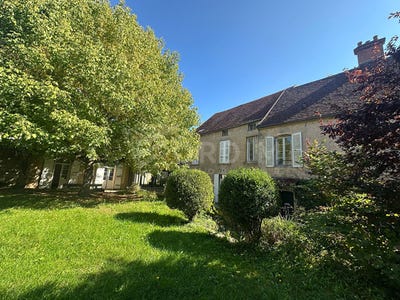 /international/fr/l-isle-sur-serein-burgundy-310108526390/