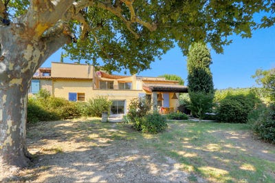 /international/fr/saint-martin-de-castillon-provence-alpes-cote-d-azur-310120543658/