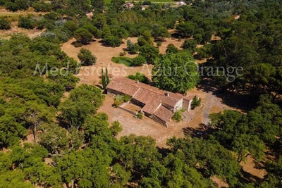 /international/fr/grimaud-provence-alpes-cote-d-azur-310101061584/?lang=en