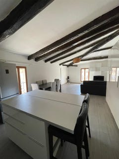 /international/fr/pezenas-languedoc-roussillon-310100889144/