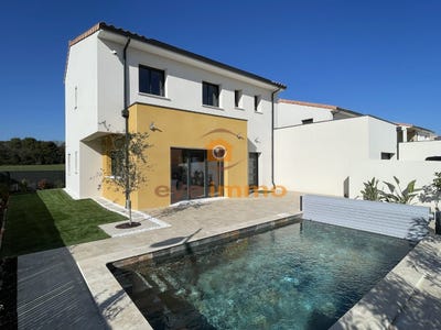 /international/fr/vias-languedoc-roussillon-310107499160/