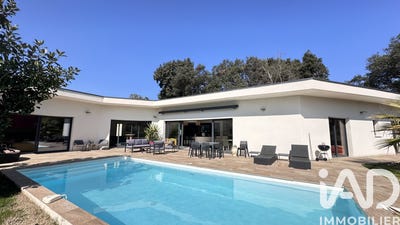 /international/fr/aubais-languedoc-roussillon-310106577522/