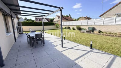 /international/fr/lamarche-sur-saone-burgundy-310109129963/