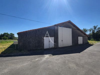 /international/fr/saint-pierre-des-echaubrognes-charente-310104469769/