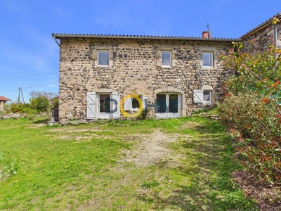 /international/fr/saint-pierre-du-champ-auvergne-310107623350/
