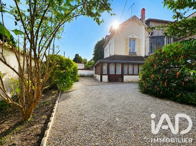 /international/fr/maintenon-centre-val-de-loire-310109044668/