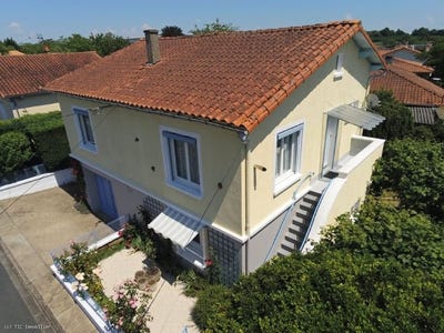 /international/fr/civray-charente-310108466235/