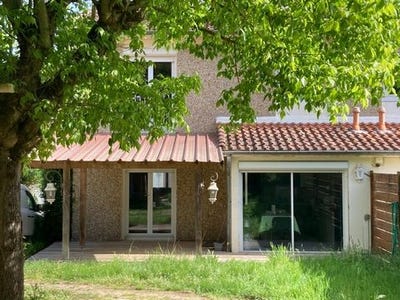 /international/fr/guitres-aquitaine-310104863386/