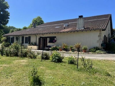 /international/fr/lussas-et-nontronneau-aquitaine-120092393734/?lang=en