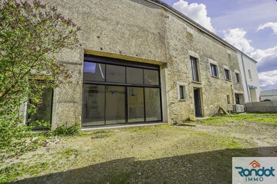 /international/fr/villecomte-burgundy-310107499080/