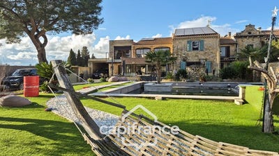 /international/fr/roquemaure-languedoc-roussillon-310106541102/