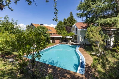 /international/fr/saint-julien-en-genevois-rhone-310109427693/