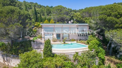/international/fr/eze-provence-alpes-cote-d-azur-310119970325/