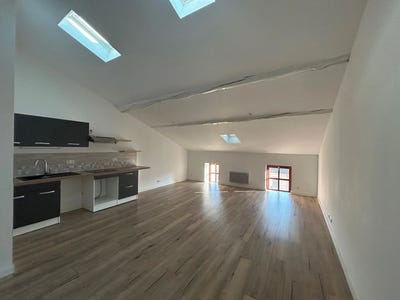 /international/fr/162-rue-grande-jouques-provence-alpes-cote-d-azur-310107372759/