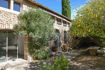 /international/fr/cabrieres-d-avignon-provence-alpes-cote-d-azur-310100607527/?lang=zh-tw