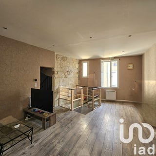 /international/fr/la-couronne-charente-310106163573/