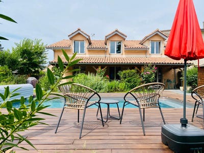 /international/fr/saint-emilion-aquitaine-310100993235/?lang=en