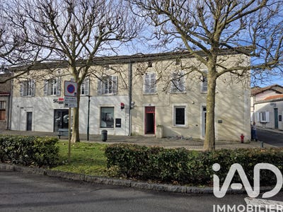/international/fr/barbezieux-saint-hilaire-charente-310102963505/