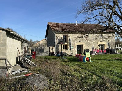 /international/fr/usson-du-poitou-charente-310108676030/