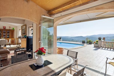 /international/fr/cabris-hh-15596175-cabris-provence-alpes-cote-d-azur-310100956891/