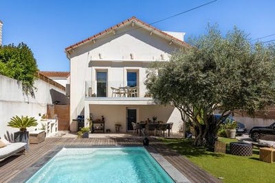 /international/fr/marseille-provence-alpes-cote-d-azur-310108405715/
