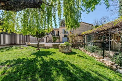 /international/fr/carpentras-provence-alpes-cote-d-azur-310100860419/