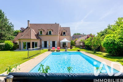 /international/fr/feucherolles-ile-de-france-310108776079/?lang=th