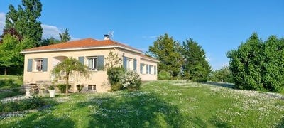 /international/fr/fontenay-le-comte-pays-de-la-loire-310100402672/