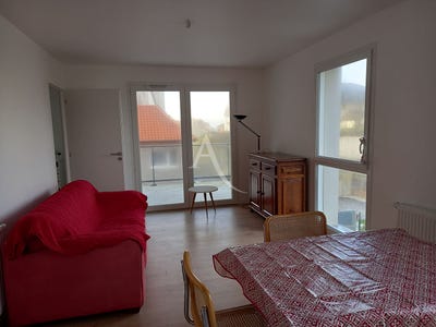 /international/fr/stella-calais-310106823139/