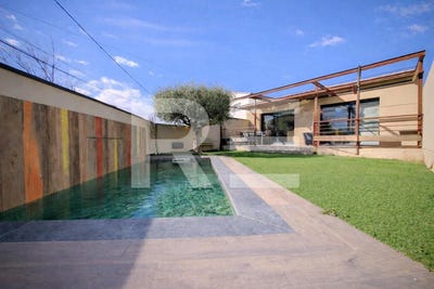 /international/fr/vergeze-languedoc-roussillon-310106236064/