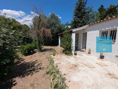 /international/fr/arles-languedoc-roussillon-310100792231/?lang=en