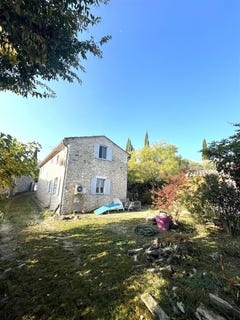 /international/fr/goudargues-languedoc-roussillon-310108789841/?lang=th