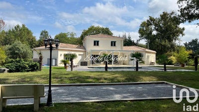 /international/fr/hostens-aquitaine-310098795640/