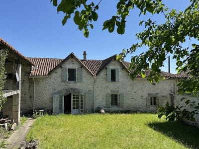 /international/fr/champagne-et-fontaine-aquitaine-310099228863/