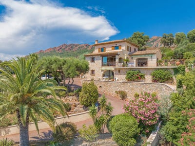 /international/fr/agay-hh-15857888-agay-provence-alpes-cote-d-azur-310100956465/?lang=en