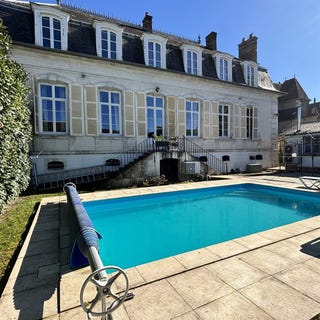 /international/fr/auxerre-burgundy-310107650910/