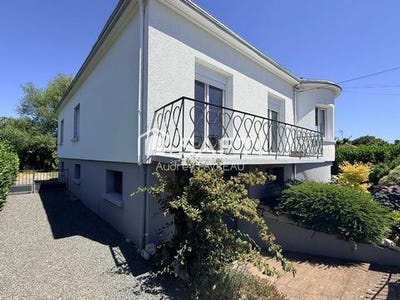 /international/fr/parthenay-charente-310100498653/