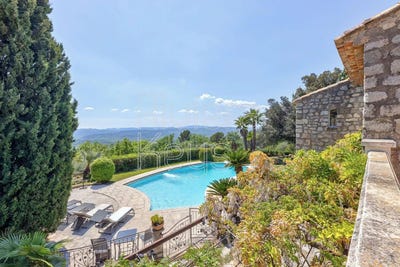 /international/fr/montauroux-provence-alpes-cote-d-azur-310101209197/?lang=en