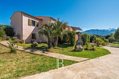 /international/fr/lumio-corsica-310107430180/