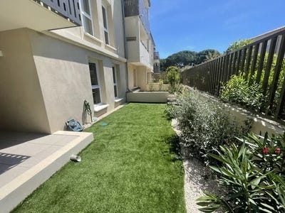 /international/fr/uzes-aquitaine-310099616998/
