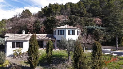 /international/fr/seguret-provence-alpes-cote-d-azur-120095995442/