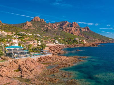 /international/fr/agay-hh-12348573-agay-provence-alpes-cote-d-azur-310100953167/?lang=en