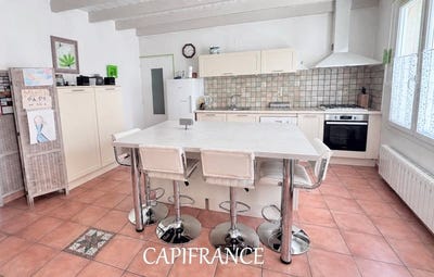 /international/fr/port-d-envaux-charente-310107865093/