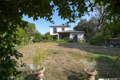 /international/fr/uzes-aquitaine-120095674646/